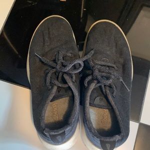 Alllbirds dark grey shoes